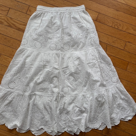 Flowy Maxi Skirt with Pattern - Picture 5 of 6